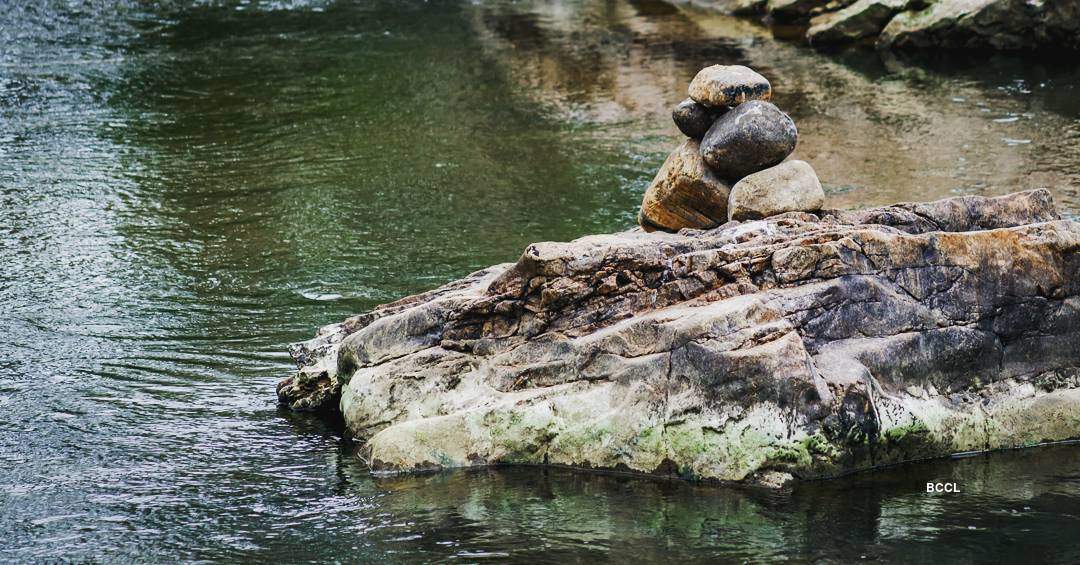 30 stunning pictures that will make you want to visit spectacular Hogenakkal Falls