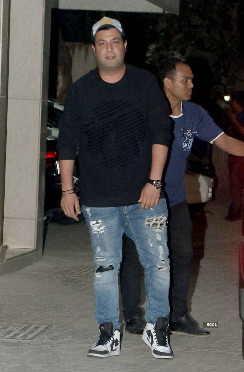 Salman Khan and rumoured girlfriend Iulia Vantur arrive together at Seema Khan's birthday party