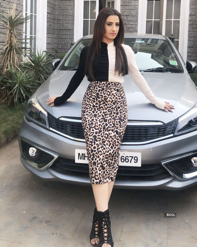 Aalisha Panwar's pictures