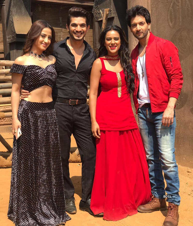 Aalisha Panwar's pictures