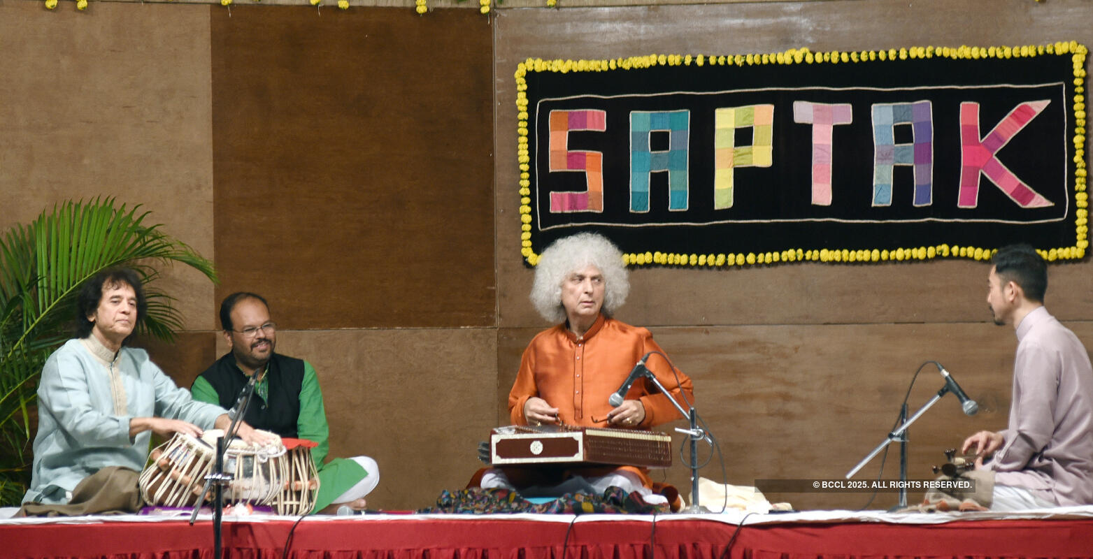 Ustad Zakir Hussain and Pandit Shivkumar Sharma 