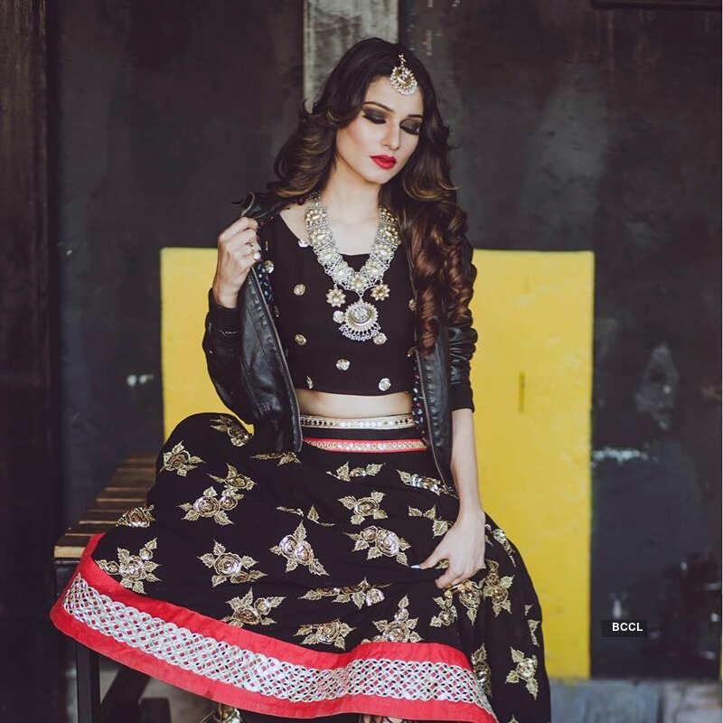 Kunal Jaisingh and Aneri Vajani's pictures