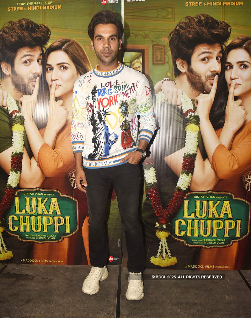 Kartik Aaryan celebrates success of the film ‘Luka Chuppi’ with Kriti Sanon and rumoured GF Ananya Panday