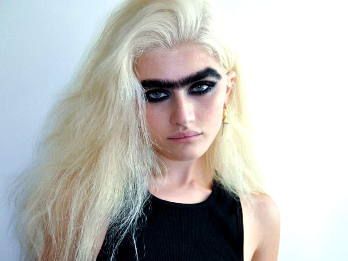 this model is getting death threats for her jet black brows - model shows off her unibrow on instagram daily mail online