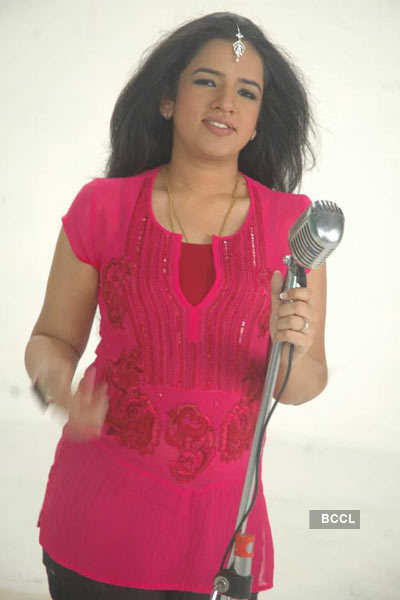 Kavita Krishnamurthy @ music video 