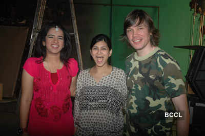 Kavita Krishnamurthy @ music video 