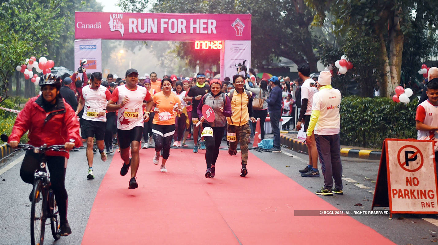 Delhiites participate in 'Run For Her' event