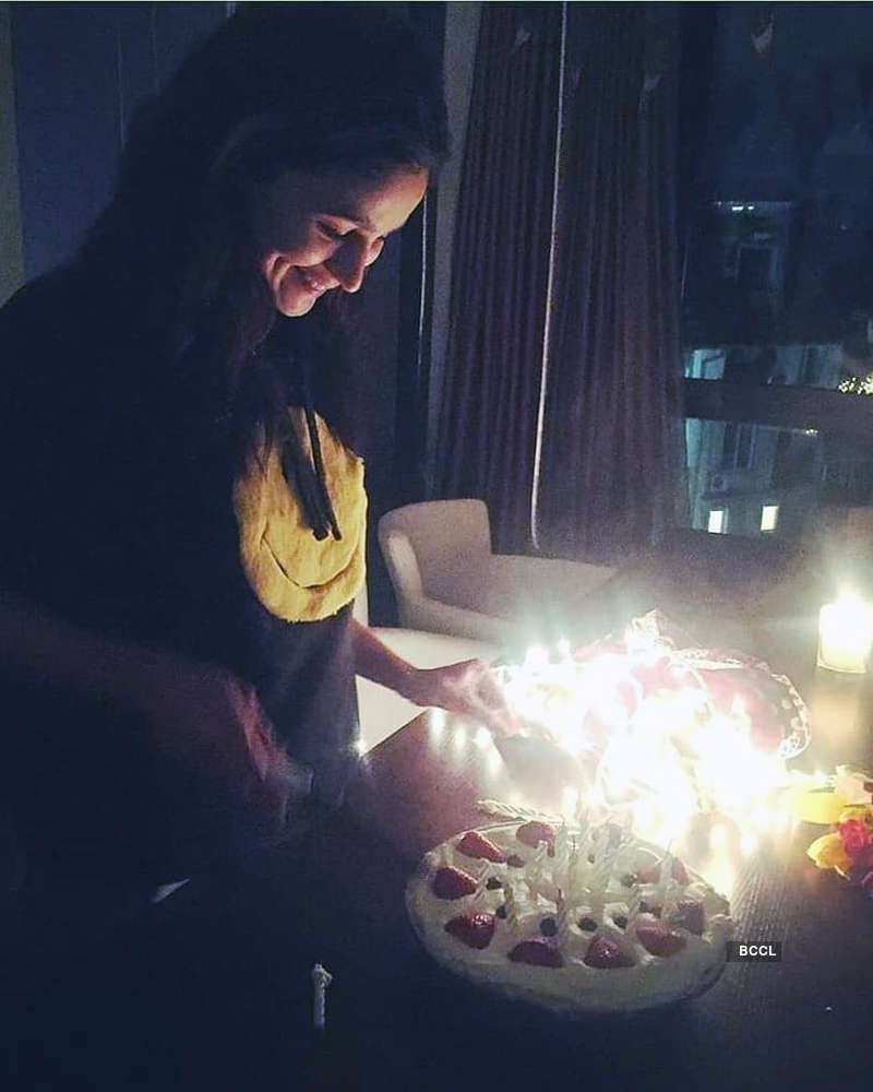 Alia Bhatt celebrates birthday with beau Ranbir Kapoor and BFFs in style