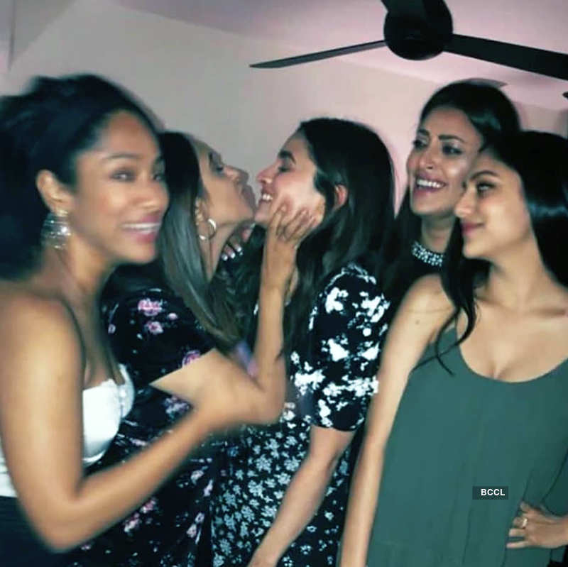 Alia Bhatt celebrates birthday with beau Ranbir Kapoor and BFFs in style