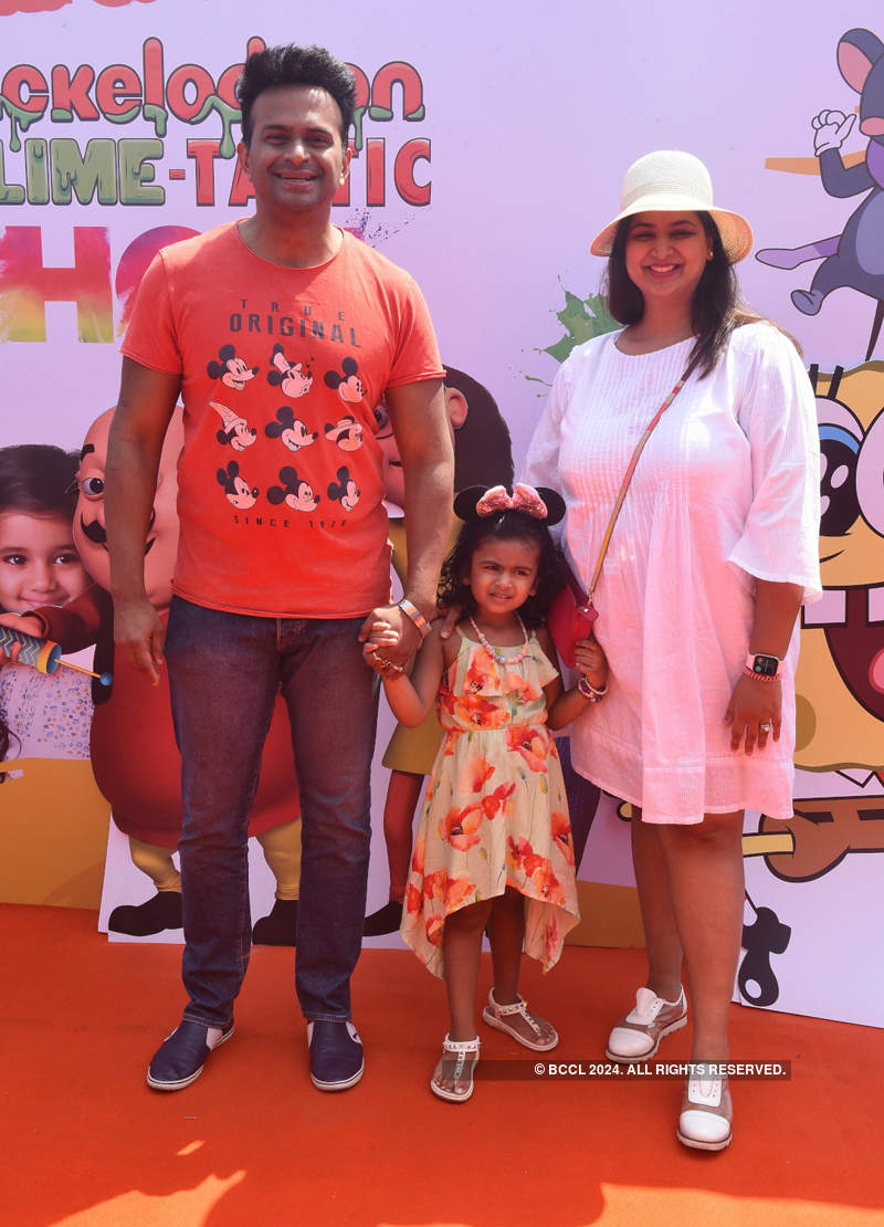 Karanvir Bohra hosts Holi party for adorable twins Vienna and Ray