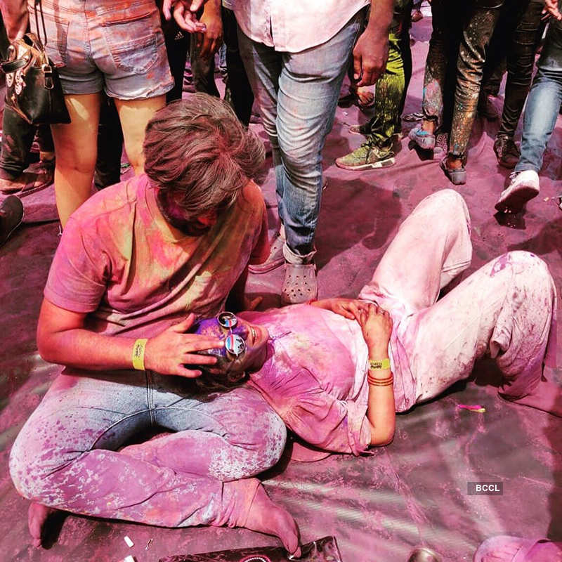 Lovebirds Farhan-Shibani, Arjun-Gabriella steal limelight at Bollywood’s starry Holi parties