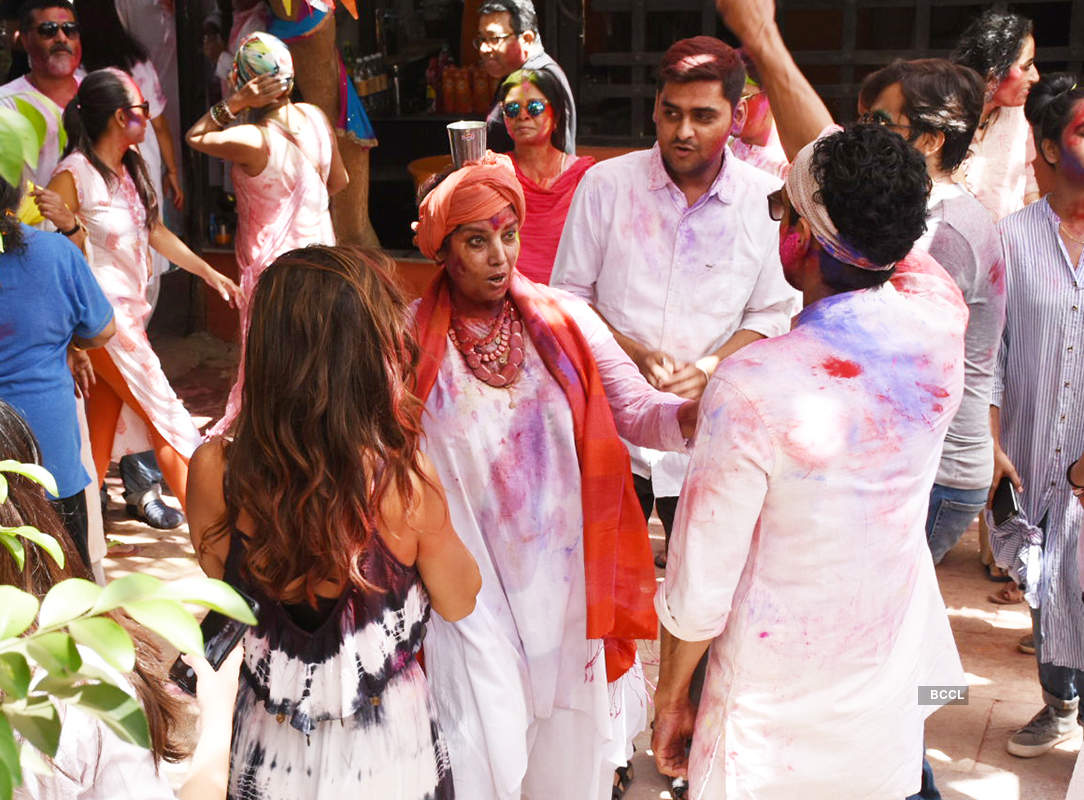 Lovebirds Farhan-Shibani, Arjun-Gabriella steal limelight at Bollywood’s starry Holi parties