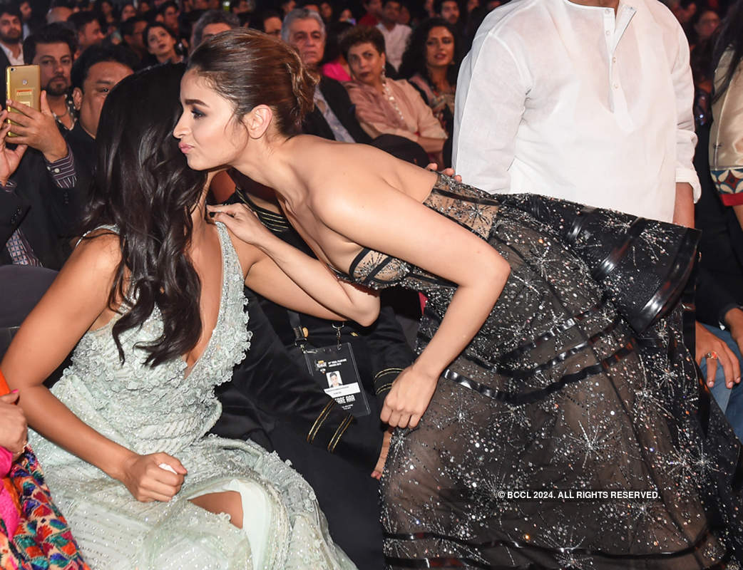 Kissing and hugging pictures of ex-flames Katrina, Ranbir & Deepika from Filmfare 2019 go viral