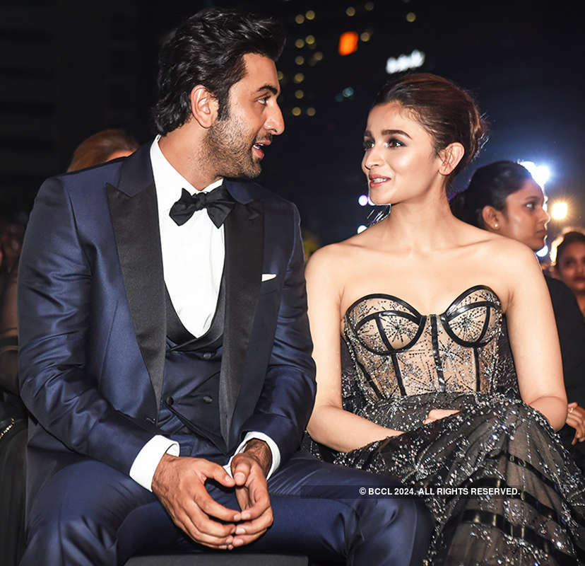 Kissing and hugging pictures of ex-flames Katrina, Ranbir & Deepika from Filmfare 2019 go viral