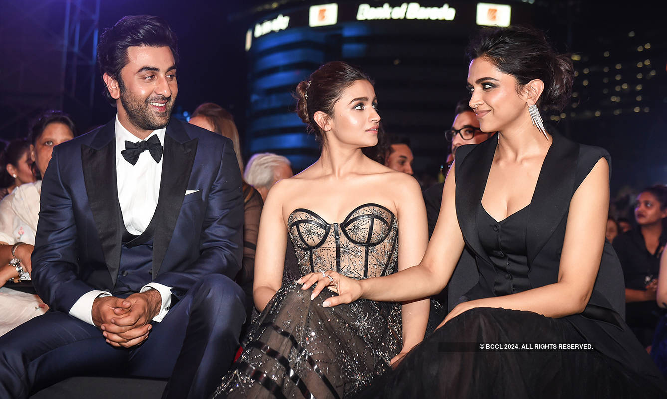 Kissing and hugging pictures of ex-flames Katrina, Ranbir & Deepika from Filmfare 2019 go viral