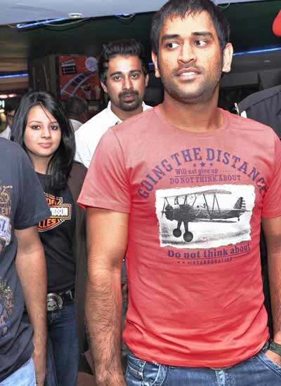Dhoni watches movie with wife