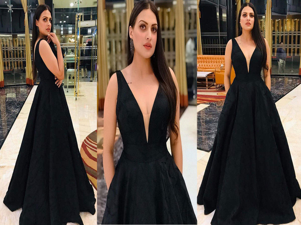 Dressed in black gown, Himanshi Khurana's latest pictures are sure ...