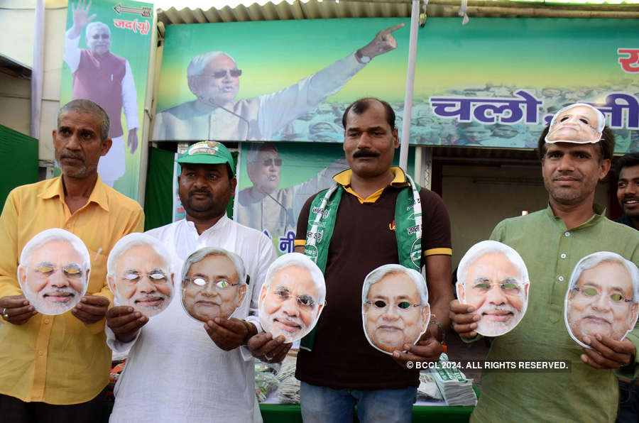 Political parties go full throttle in election campaign