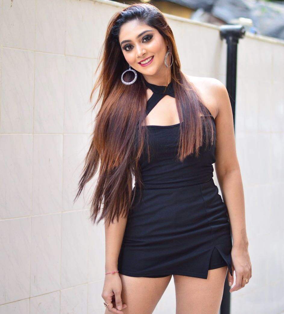 Jai Simha Bombshell Natasha Doshi Looks Like A Billion Bucks In Images, Photos, Reviews