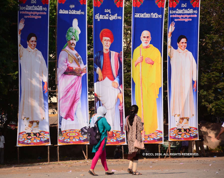 Mayawati and Pawan Kalyan hold joint rally in Vijayawada