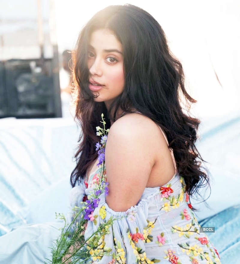 Janhvi Kapoor steps out in style in shorts, see pictures