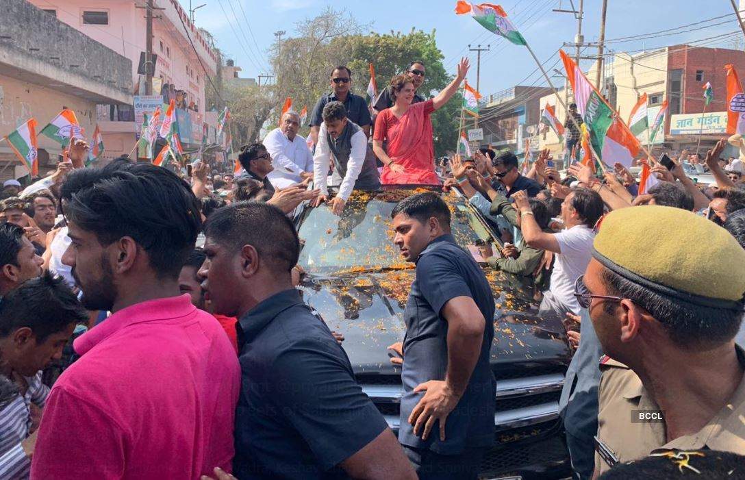 Priyanka Gandhi holds mega roadshow in Saharanpur