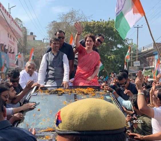 Priyanka Gandhi holds mega roadshow in Saharanpur