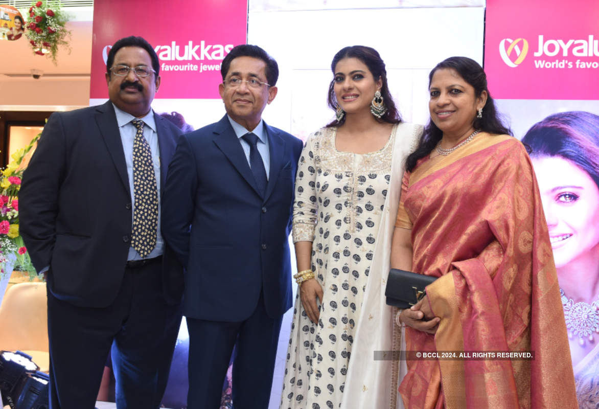 Kajol Devgan unveils Joyalukkas Akshaya Tritiya 2019