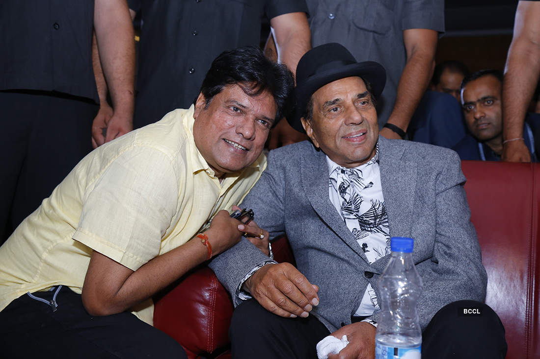 Legendary actor Dharmendra launched the teaser of ‘The Great Indian Casino’
