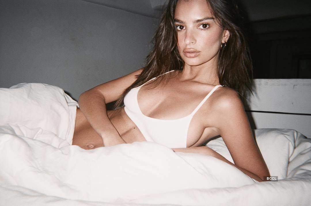 Emily Ratajkowski is setting the internet on fire with her new vacation pictures