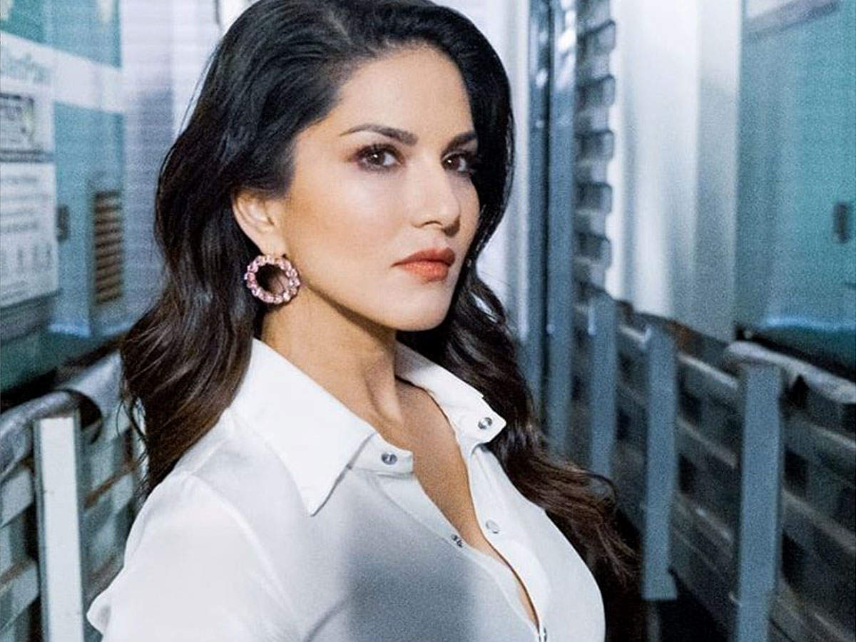 ​Sunny Leone responds to mean tweet about her transition from an adult star to Bollywood actress