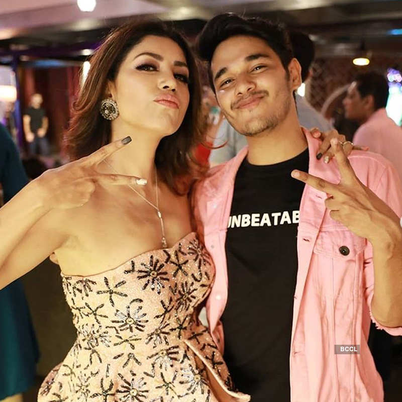 Gurmeet Choudhary throws a surprise birthday party for his wife Debina Bonnerjee