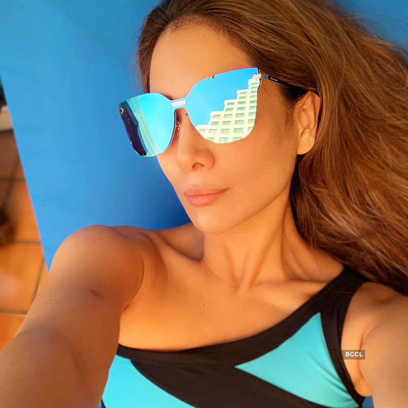 Kim Sharma ups the glam quotient with her ravishing pictures