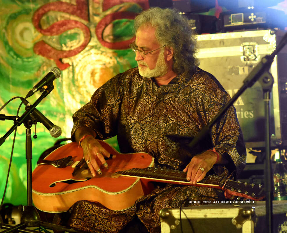 Pt Vishwa Mohon Bhatt