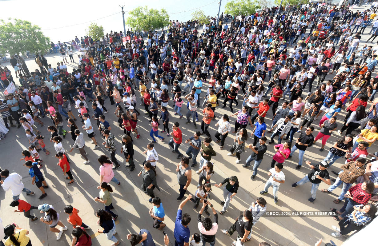 Ahmedabadies have a gala time at Happy Streets