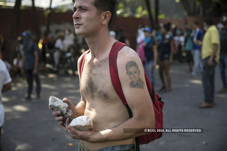 Clashes break out at Venezuela May Day protest