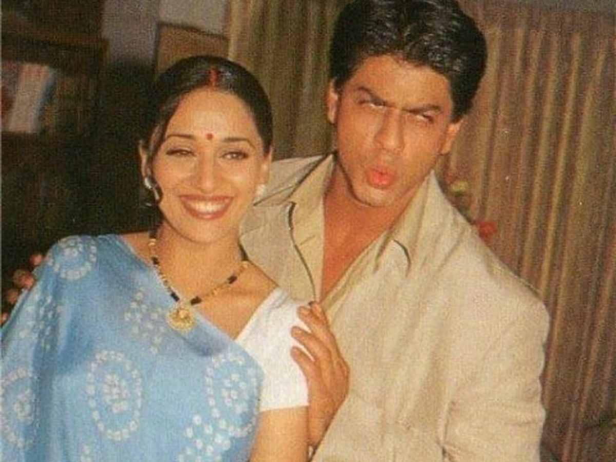 This Throwback Picture Of Shah Rukh Khan And Madhuri Dixit Is Going Viral For All The Right Reasons