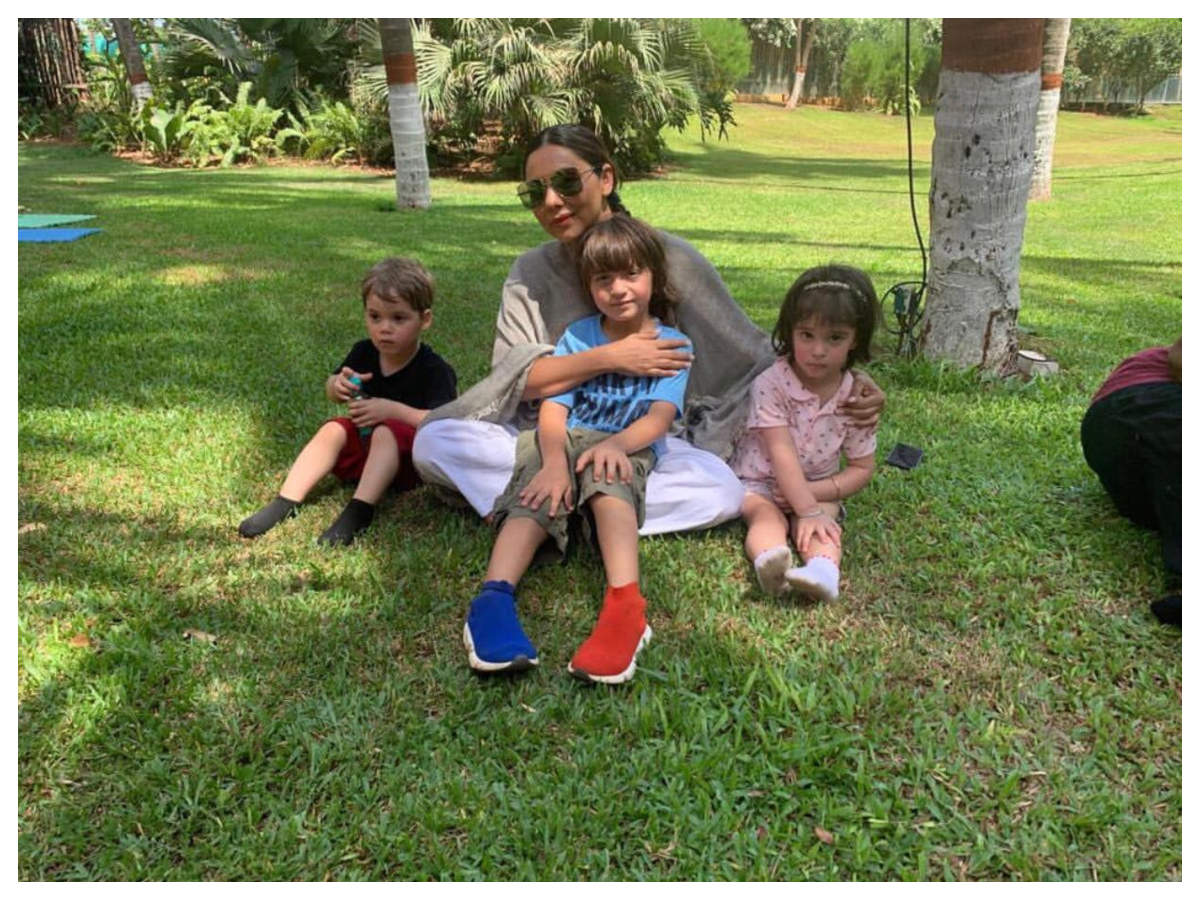 Photo: Gauri Khan is enjoying her Sunday with the “three Musketeers”