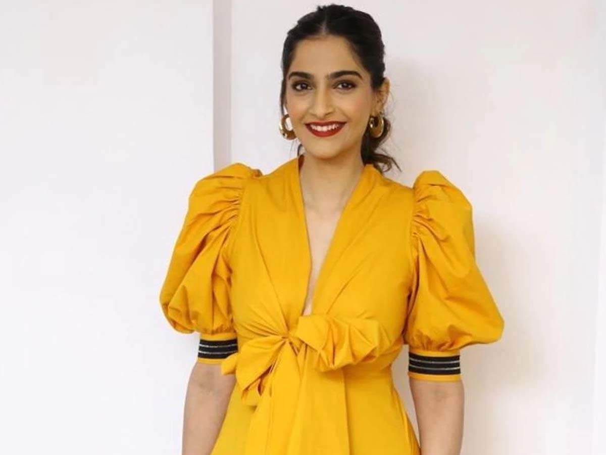 Sonam Kapoor talks about loving the self and asks girls to aspire to be happy