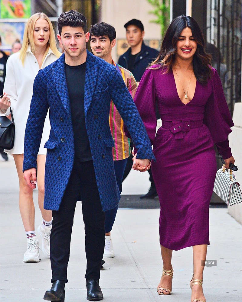 Priyanka Chopra’s new vacation selfie will make you pack your bags!