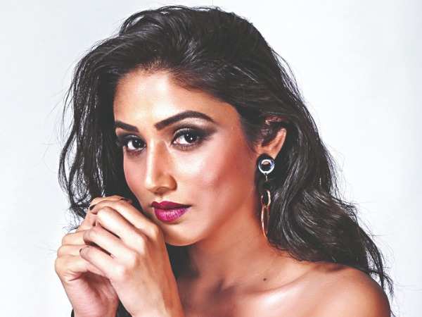   Donal Bisht "title =" Donal Bisht "/> </div>
<p> </strong><br />
<br />  <strong> Known for: </strong> The pretty actress won the hearts with her virtuous act of the show & # Roop – Mard Ka Naya Swaroop & # 39;<br />
<br /><strong>  In love situation: </strong> According to rumor, the actress would go out with her director Ek Deewaana Tha, Prateek Shah.
</p>
<p><strong>  19. Mansi Srivastava </p>
<div data-type=