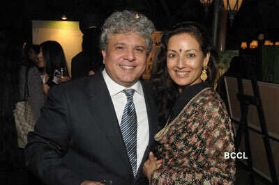 Art show: 'Alt+Refresh'