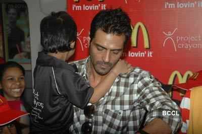 Arjun Rampal with kids