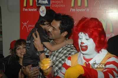 Arjun Rampal with kids