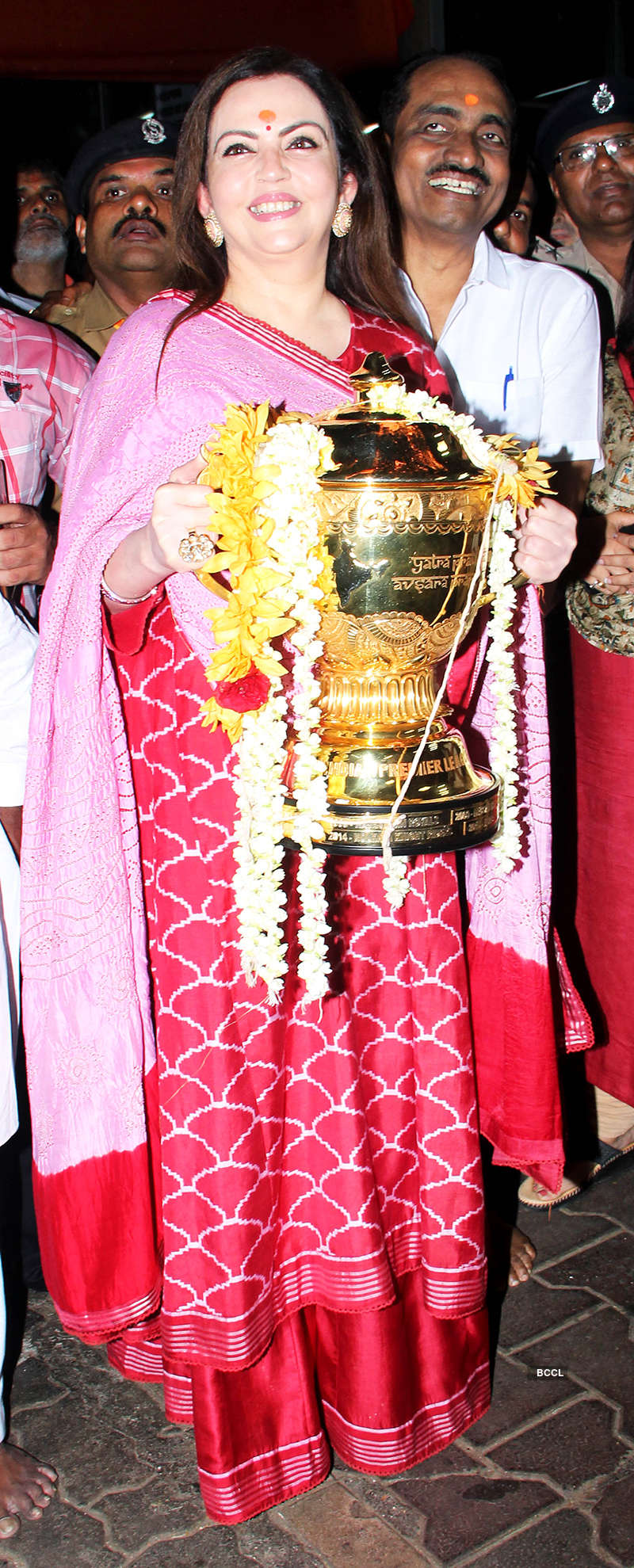 Pictures of famous personalities at shrines