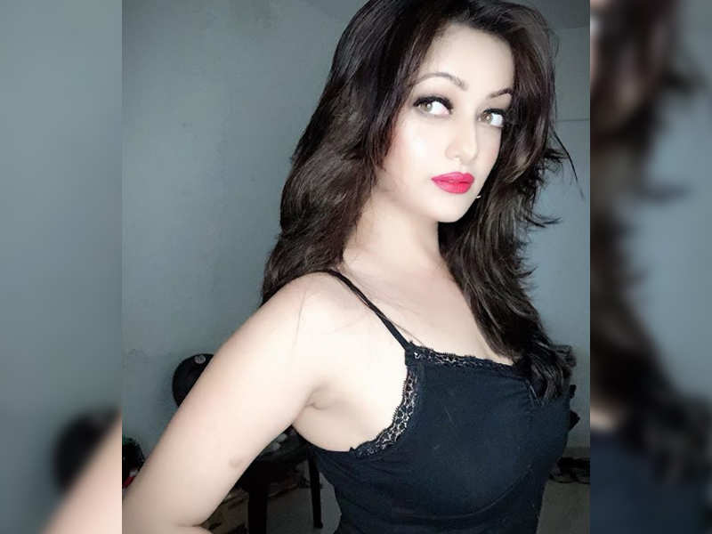 Photo: Manasi Naik looks absolutely stunning in an all-black outfit
