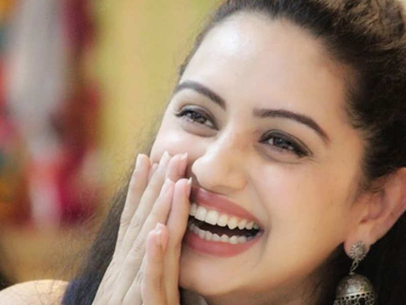 This candid picture of Shruti Marathe will brighten up your day