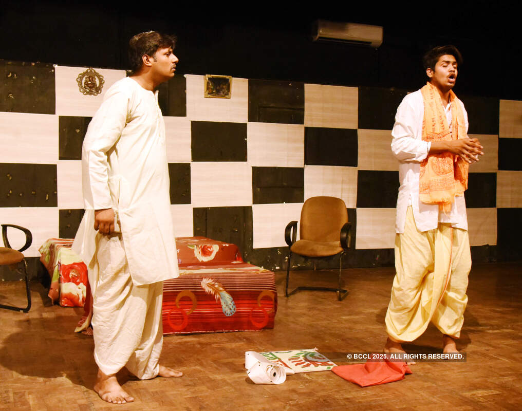 Lo Kar Lo Baat: A play