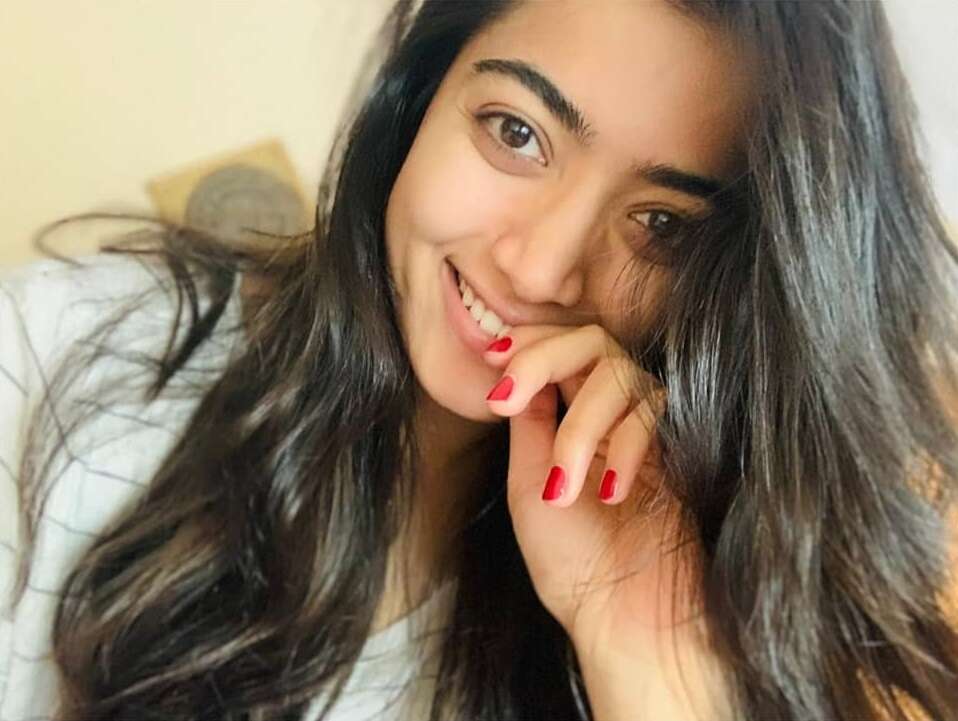 These Makeup-Free Selfies of Rashmika Mandanna will drive away your ...