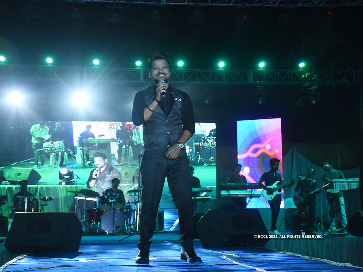 Shahid Mallya performs at a college fest